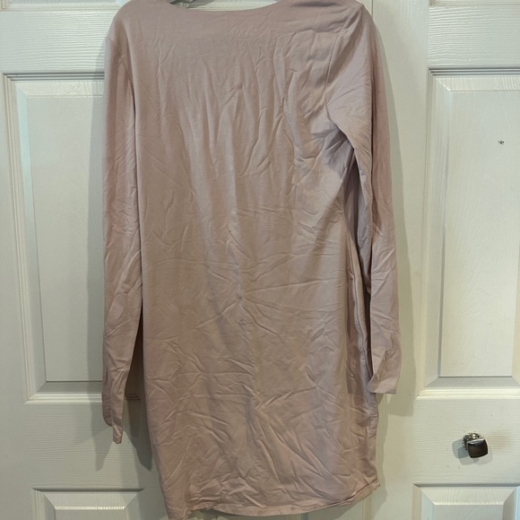NWT knee length shift dress- Guess- size XL - Picture 2 of 5